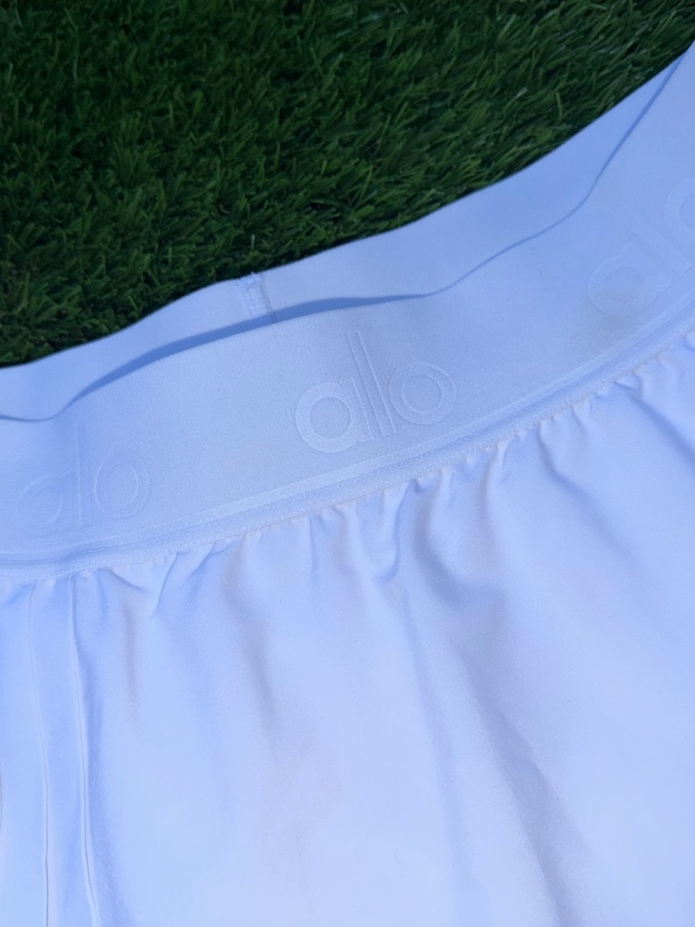 ALO Aces Tennis Skirt in White 🤍 - Picture 5 of 9